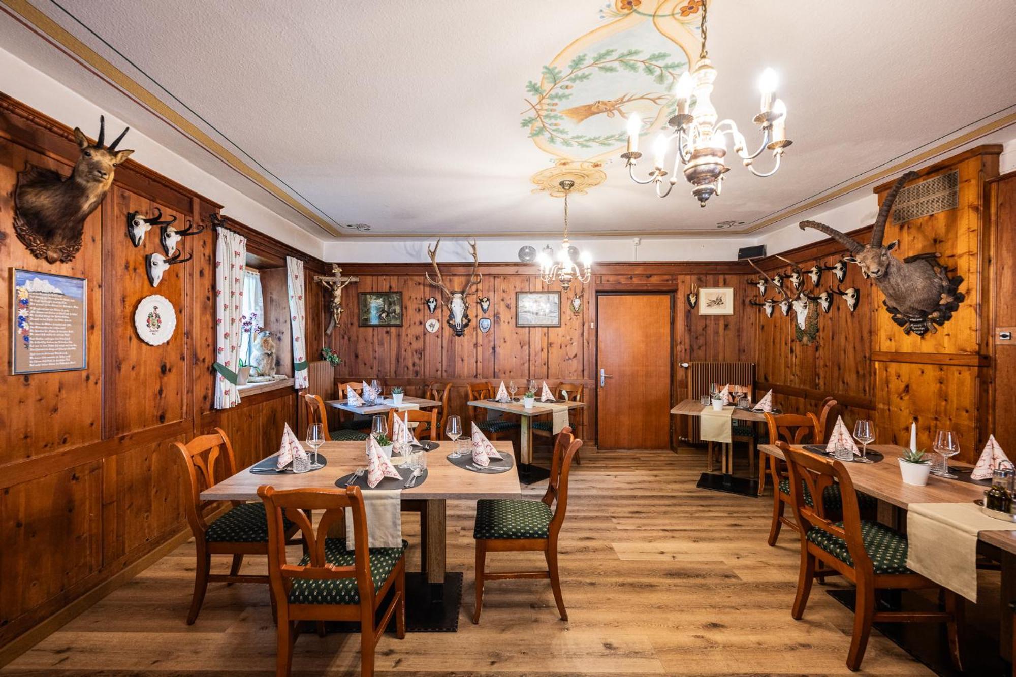 Gasthof Albergo Dolomiten Braies  Εξωτερικό φωτογραφία