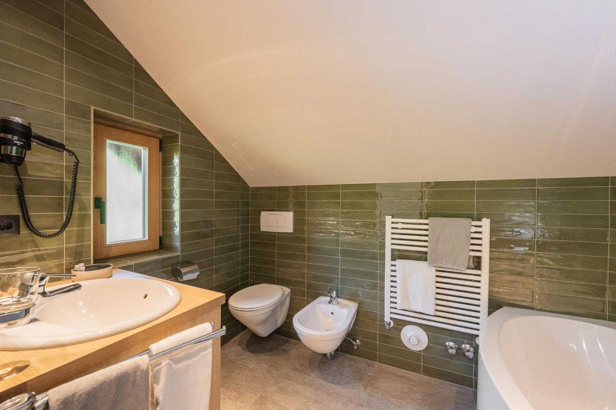 Gasthof Albergo Dolomiten Braies  Εξωτερικό φωτογραφία